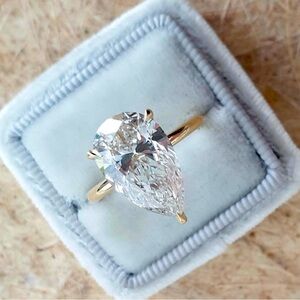 Stunning😍14K Solid Yellow Gold Pear Shape Moisannite ring. 4 Carat.